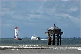 Le phare du bout du monde est le plus petit phare de France :