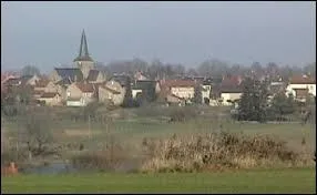 Nous apercevons le village de Cossaye (d�partement 58). Il se situe en r�gion ...