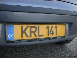 Cette plaque jaune avec les lettres (CY) nous indique que ce vhicule vient ...