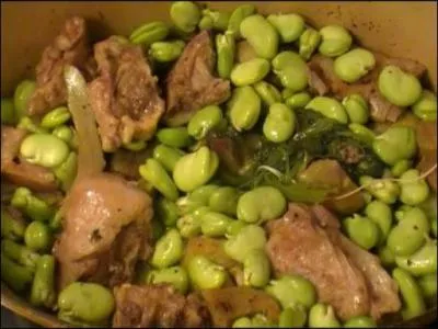 Pour votre tajine d'agneau n'oubliez pas les fves, il n'en sera que meilleur. Qu'est-ce que le tajine quand il ne dsigne pas la prparation ?