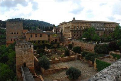 O se trouvent les jardins de l'Alhambra ?