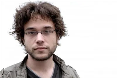 Il a surnomm son chien en peluche  Richard  et son ventilateur  Samuel , de qui s'agit-il ?