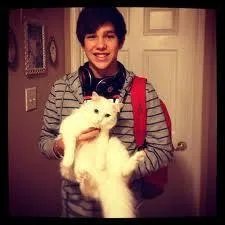 Comment s'appelle son chat ?