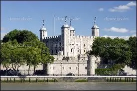 Comment s'appelle cette tour ?