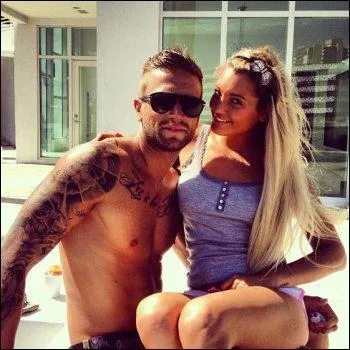 Quel est son nouveau copain , avec qui elle veut un enfant ?