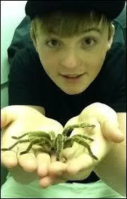 Comment est dfini Ryland ? (Pour les infos sur Ross, allez voir mon quiz qui lui est entirement ddi ! )