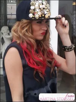  quel ge dbute-t-elle ses cours de piano ?