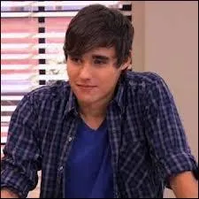 Depuis 2012, il joue dans une srie de Disney Channel ... mais laquelle ?