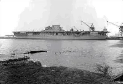 Le porte-avion Enterprise a t retir du service le 17 fvrier 1947. Que devait-il devenir, et que lui arriva-t-il ?