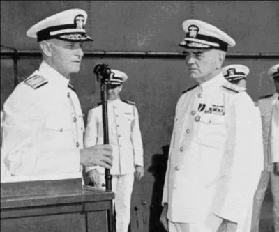 Pour la bataille de Midway, l'amiral William F. Halsey, commandant l'Enterprise et sa flottille de protection perdit son commandement. Pourquoi ?