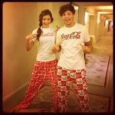 Comment s'appelle la petite amie de Louis Tomlinson ?