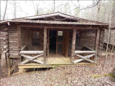 Poutres transversales supportant les ponts d'un navire !