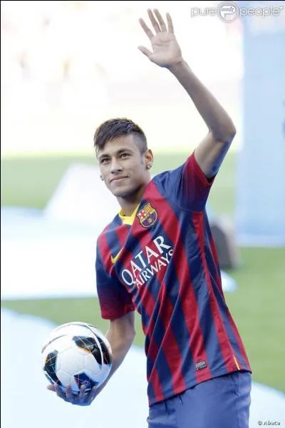 Quel est le cot du transfert de cet attaquant brsilien transfr de Santos au FC Barcelone ?