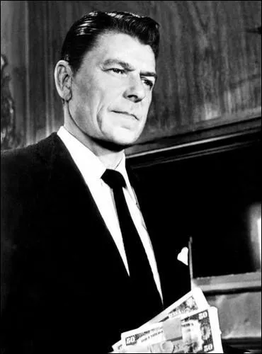   bout portant  fut le dernier film de Ronald Reagan. Dans ce film, a-t-il un rle de gentil ou de mchant ?