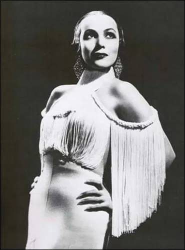 Quelle actrice, qui interprte une danseuse mexicaine, est l'hrone du film   Caliente  ?