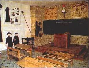 O tait plac le bureau de l'enseignant,  cette poque ?