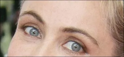 A qui sont ces yeux ?