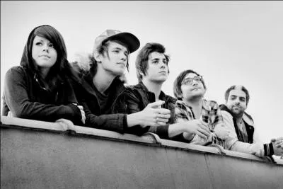 Retrouvez la chanson du groupe parmi ces trois propositions :