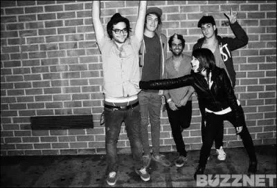 Avec quel label le groupe a-t-il sign en 2009 ?