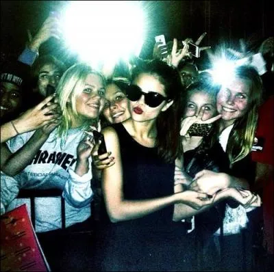 Cet album est plus ______ que les autres .