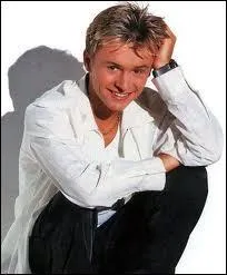 Qui se cache sur cette photo ?