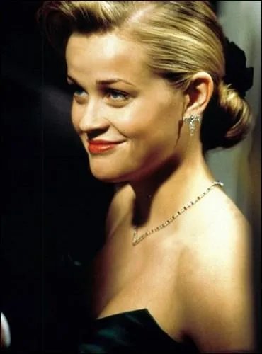 Qui incarne l'insupportable et trs superficielle Evelyn Williams, la fiance de Patrick ?