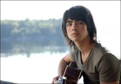 Quel est le 2me prnom de Joe ?