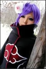 Je suis la seule femme de l'Akatsuki. Je manipule le papier et on me surnomme l'Ange de Dieu. Je suis