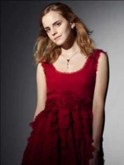 Pour se  venger  qui invite-t-elle a la soire du professeur Slughorn ? (Film 6)