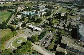 Dans quelle ville franaise y a-t-il un centre spatial ?