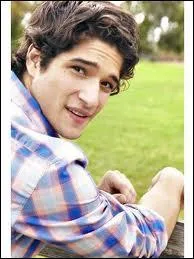 Il se nomme en ralit Tyler Garcia Posey :