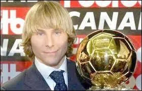 Le vainqueur du Ballon d'or 2003 est Pavel Nedved. O a jou ce joueur ?