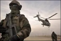 Dans quel pays, souponn de servir de base  des organisations terroristes islamiques et d'hberger Ben Laden, les amricains ont-ils dcid d'intervenir militairement un mois aprs les attentats ?