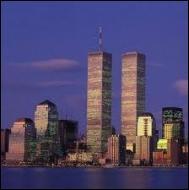 Quels bâtiments ont été la cible des terroristes à New York ?