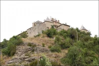 Dans la banlieue de quelle ville se trouve Aulan ?