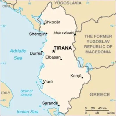 Dans quel pays de l'Est, Voldemort s'est-il cach pendant qu'il tait faible ?