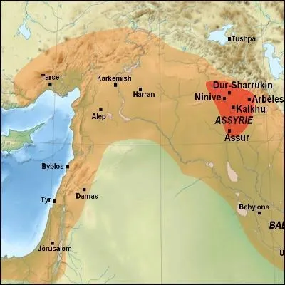 Quel personnage rapporte une plante d'Assyrie ?