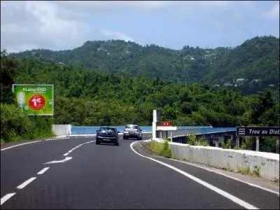 Quelle est cette commune de Martinique o se situe Le pont sur le Trou au Diable ?