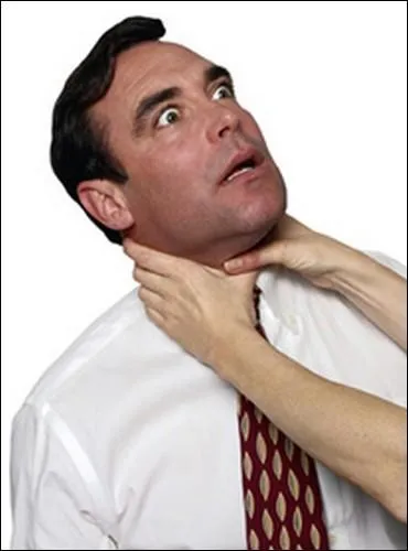 Comment ragit Luis Carruthers quand Patrick tente de l'trangler ?