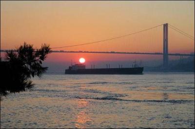 Quel dtroit relie la mer de Marmara et la mer Noire ?