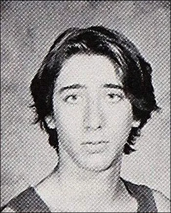 Je ne m'en vante pas, mais mon oncle est un ralisateur trs connu, puisqu'il s'appelle Francis Ford, nous portons le mme nom, Coppola !