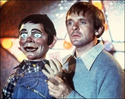 Un peu de silence, s'il vous plat, et trouvez mon nom !