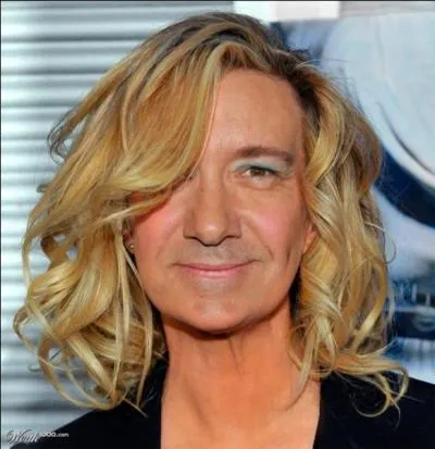 Peut-tre allez-vous avoir du mal  me reconnatre, j'ai un don pour le faux-semblant, comme dans le film   Seven , ou  K-Pax : L'homme qui vient de loin  !