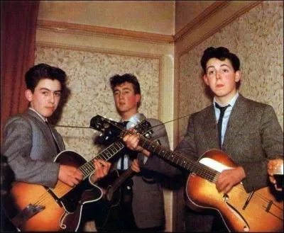 Je suis au premier plan,  droite, je serais trs tonn d'tre un inconnu pour vous !