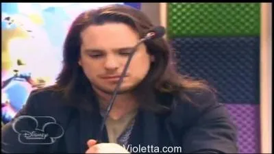 Comment s'appelle le chanteur clbre amoureux d'Angie ?