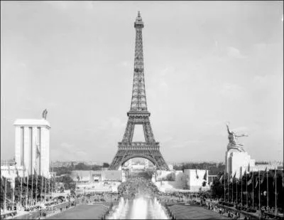 En quelle anne la tour Eiffel a-t-elle t inaugure pour commmorer le centenaire de la Rvolution franaise ?