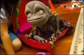 Comment les enfants surnomment l'extraterrestre ?