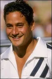 Greg Louganis est considéré comme le meilleur de tous les temps dans son sport. Quel est ce sport ?