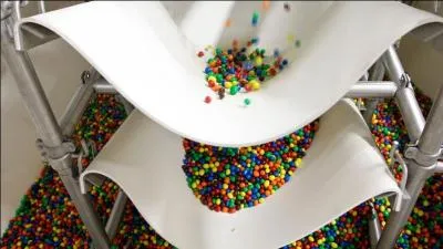 Miam, qu'est-ce que j'aime le chocolat... Lequel de ces deux fabriquants de chocolats est Suisse ?