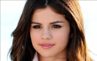 Quel est le 2e prnom de Selena ?